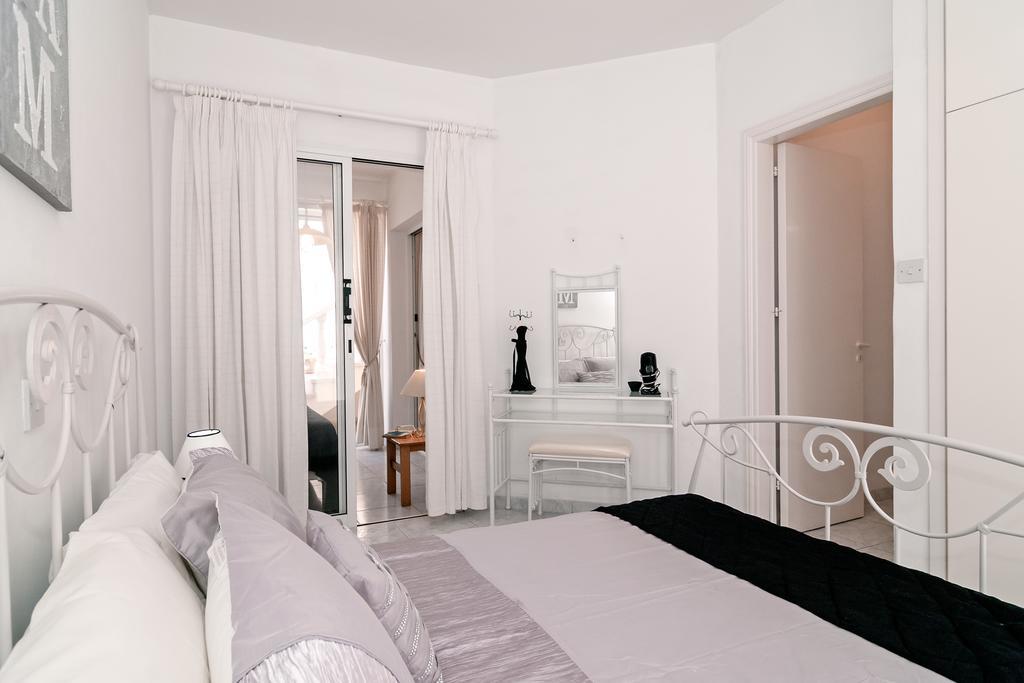 Sue'S Apartment Paphos ภายนอก รูปภาพ