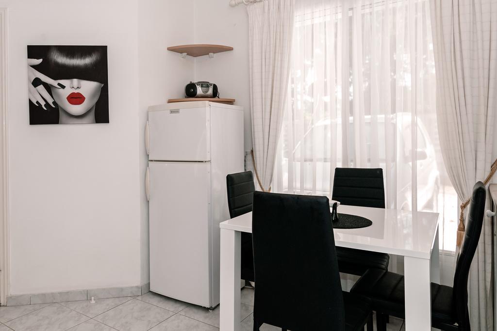 Sue'S Apartment Paphos ภายนอก รูปภาพ