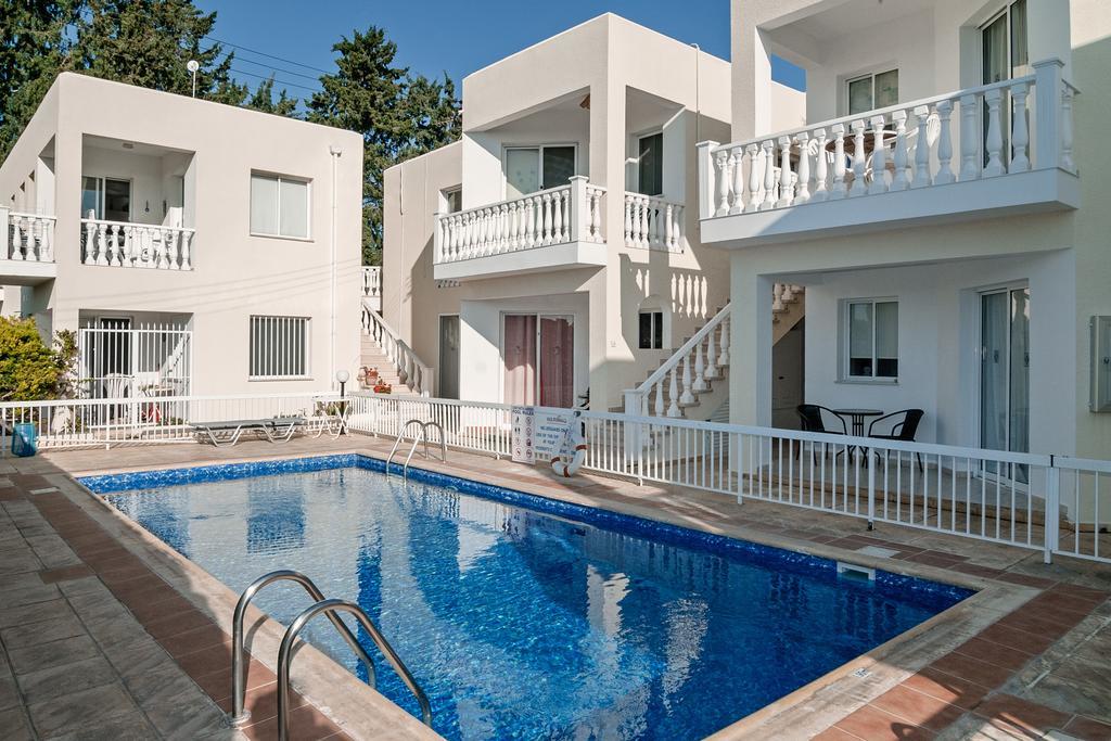 Sue'S Apartment Paphos ภายนอก รูปภาพ